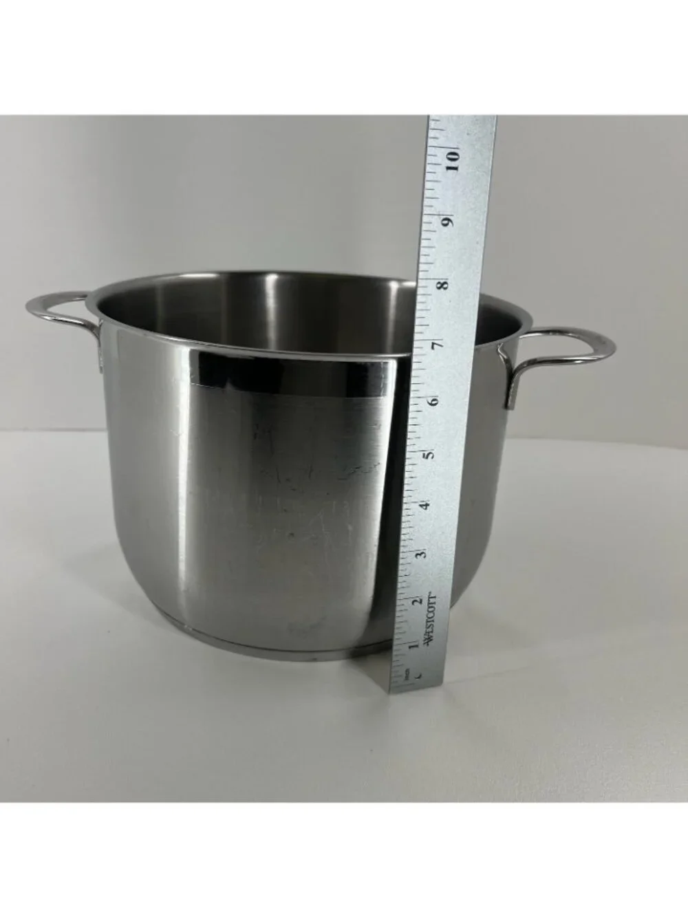 Chantal SL33-240 Stainless Steel Stockpot 8 Qt Two Handle Cooking Pot No Lid